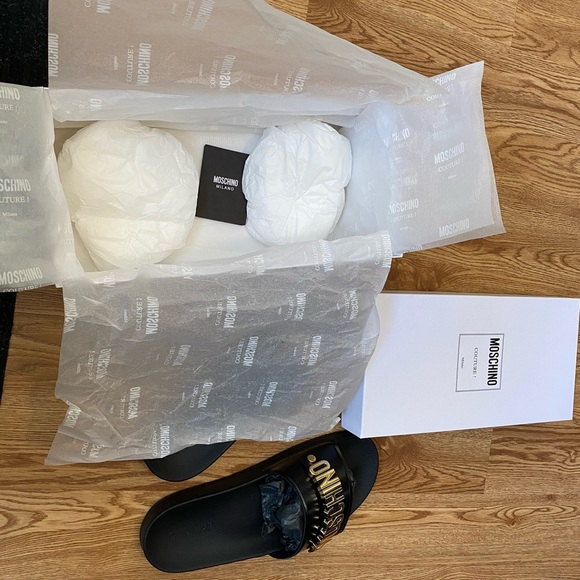 Moschino Sandal - Picture 2 of 6